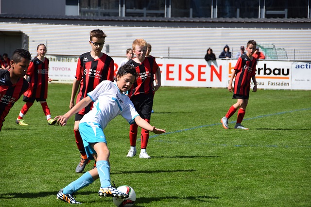 年轻的足球 年轻的足球